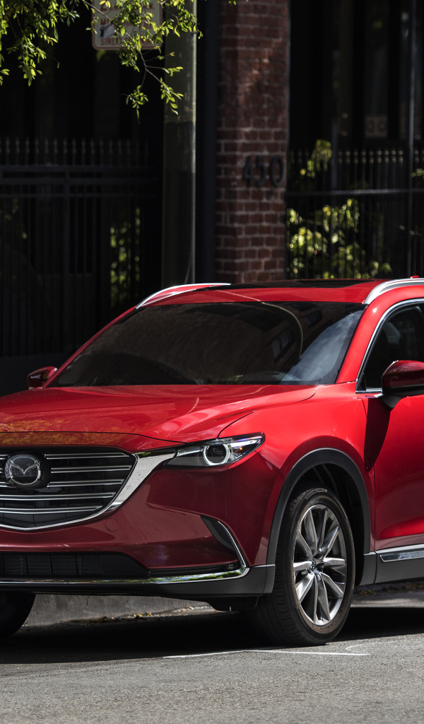 Красный автомобиль Mazda CX-9, 2017 