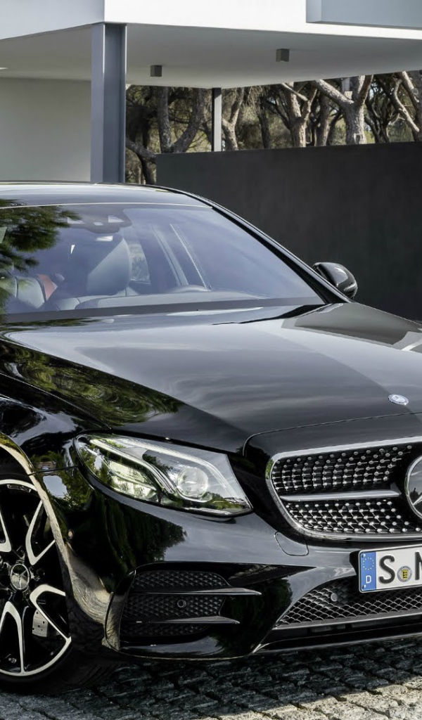 Черный Mercedes E43 AMG 4MATIC 2017 года 