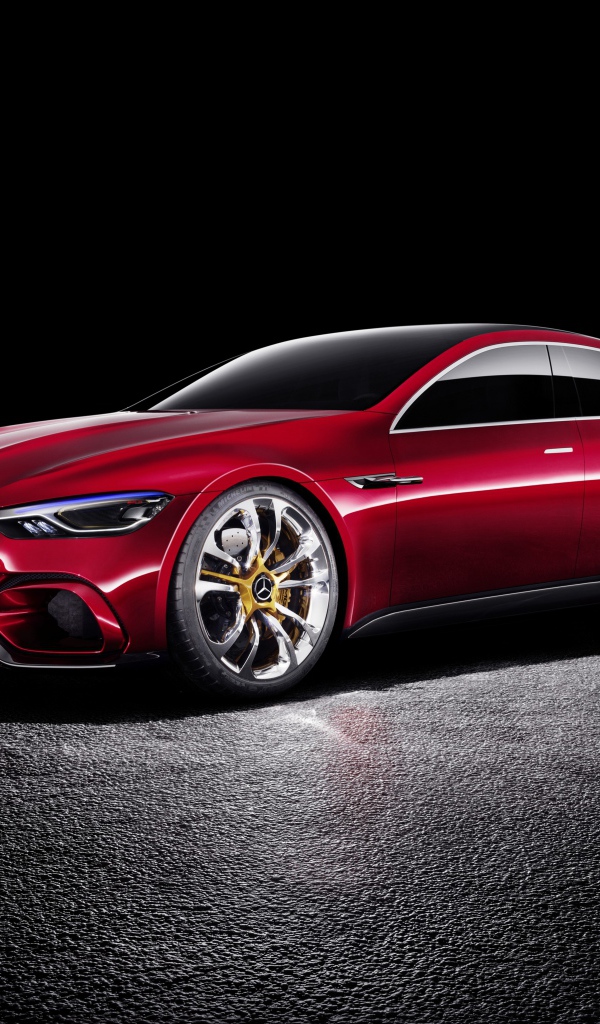 Автомобиль  Mercedes-AMG GT на черном фоне 