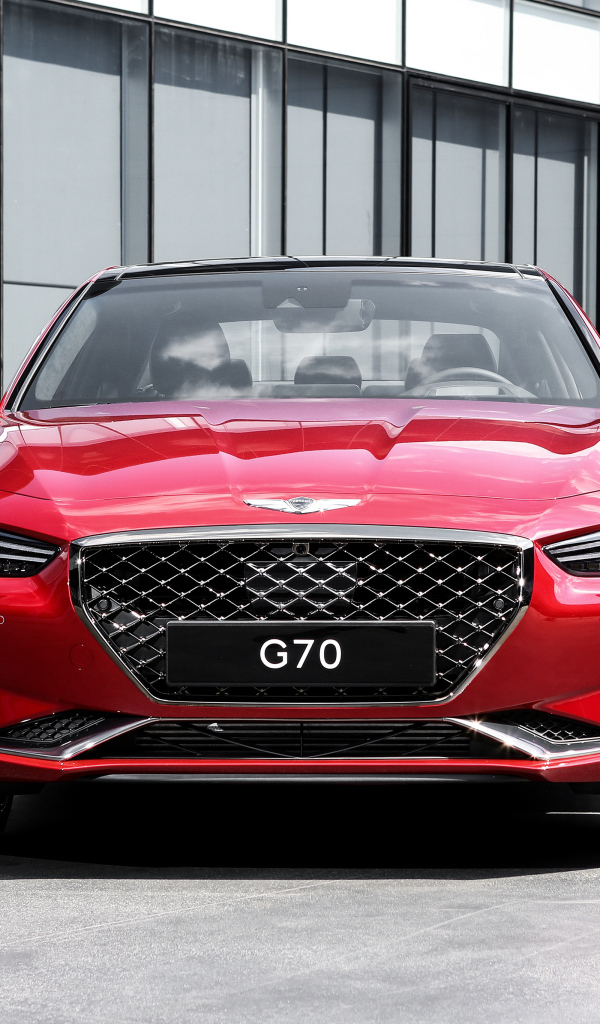 Красный автомобиль седан  Genesis G70, 2018 вид спереди