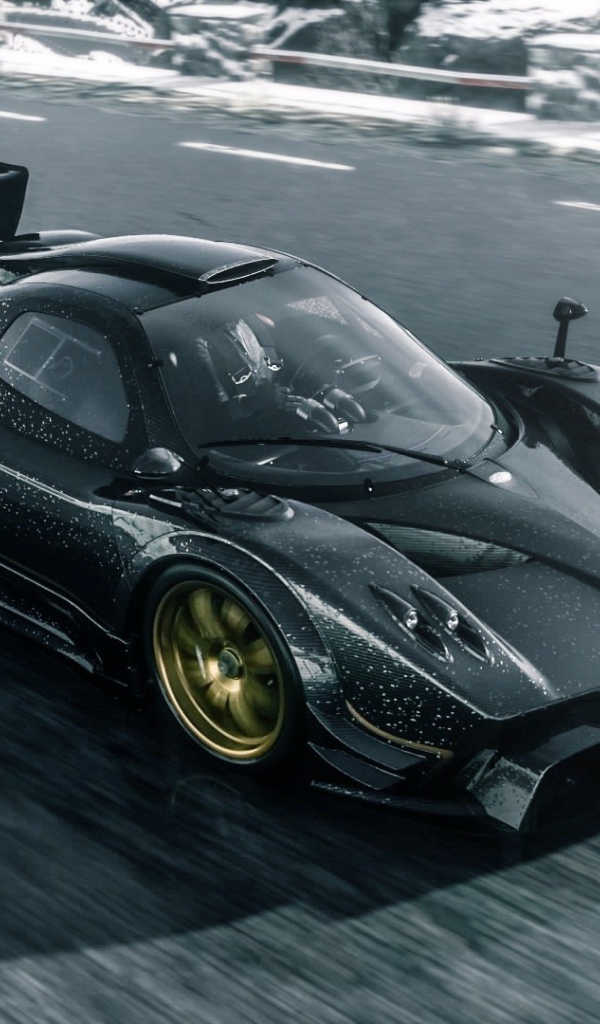 Черный суперкар Pagani Zonda R на трассе 