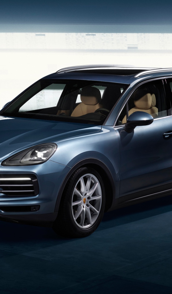 Презентация стильного синего внедорожника Porsche Cayenne, 2018