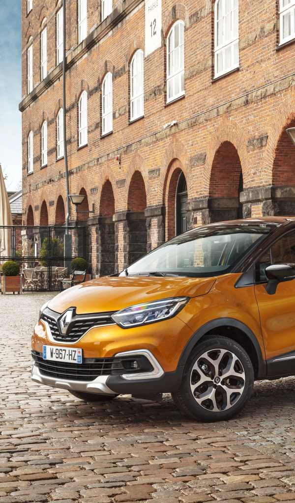 Автомобиль Renault Captur Worldwide, 2017  цвет оранжевый металлик