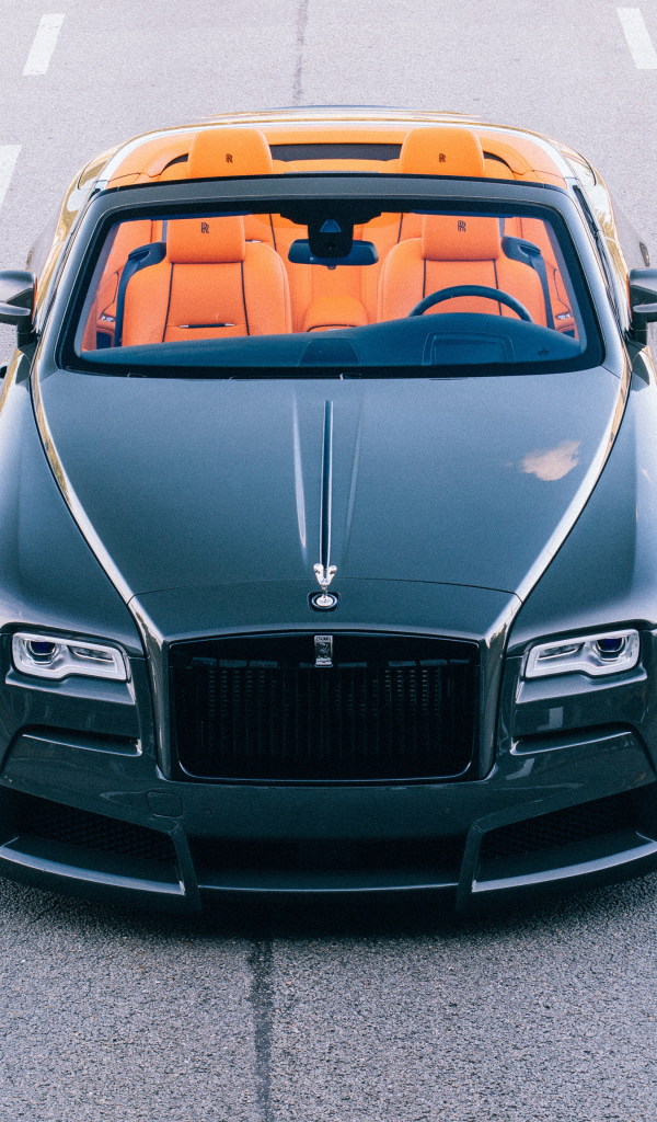 Зеленый автомобиль кабриолет Rolls Royce Dawn, 2018