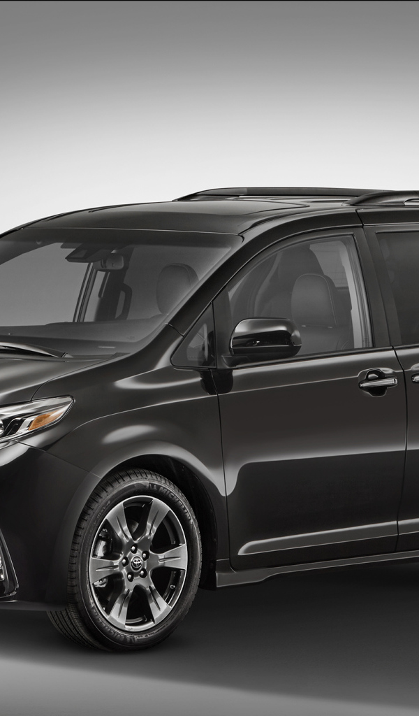 Минивэн Toyota Sienna, 2018 на сером фоне