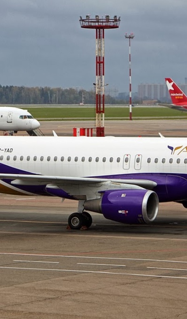 Airbus UR-YAD авиакомпании ЯнЭйр 