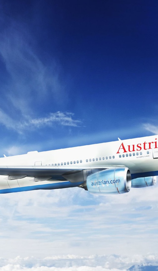 Embraer 195 авиакомпании Austrian Airlines на фоне неба