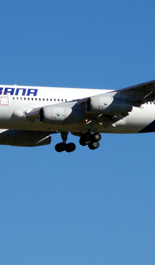 Самолет Ил-96 кубинской авиакомпании Cubana 