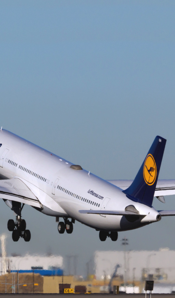 Takeoff Airbus A340 airline Lufthansa