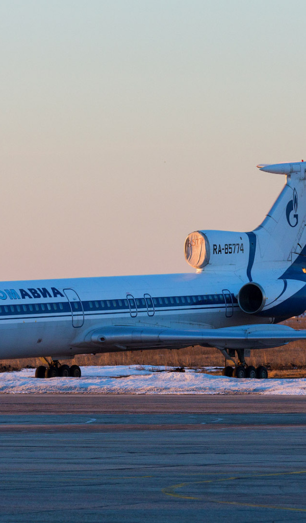 Самолет Ту-154М RA-85774 авиакомпании Газпромавиа 