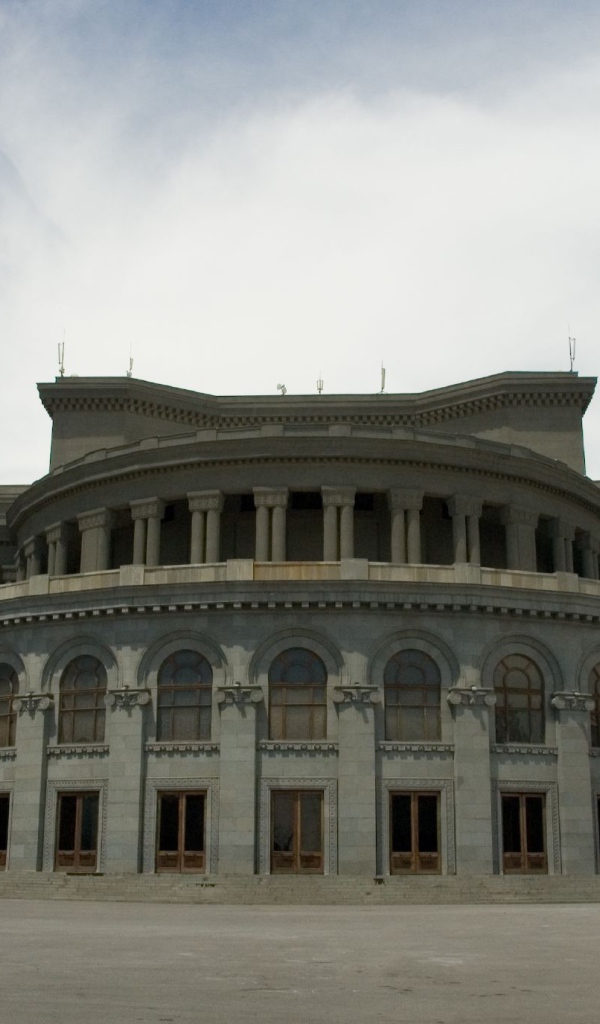 Армянский академический театр оперы и  балета   имени   А. Спендиарова, Ереван 