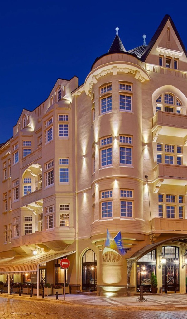 Красивый отель Атлас Делюкс в центре Львова 