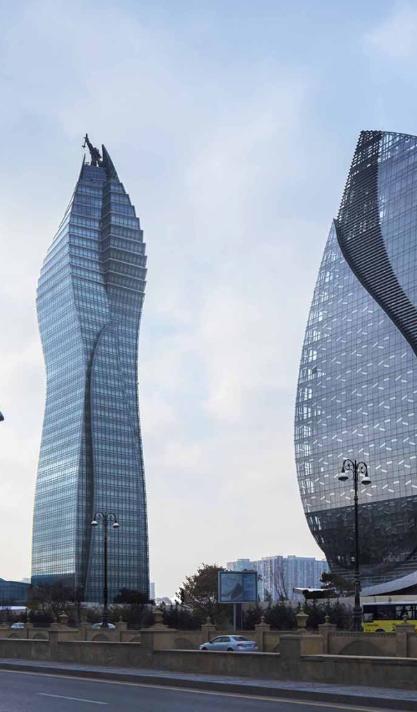 Socar Tower и Azersu Office Tower - высотные здания Баку