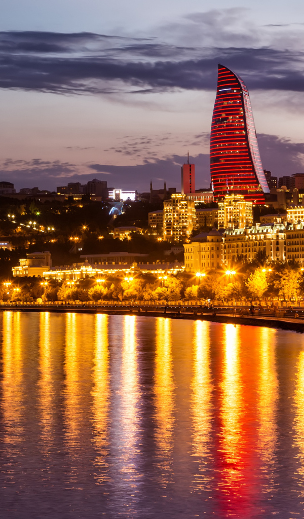 Огни вечернего Баку 