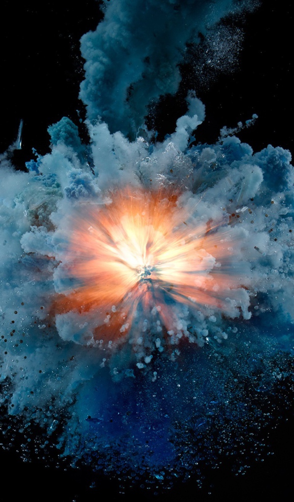 Взрыв с синим дымом на черном фоне 
