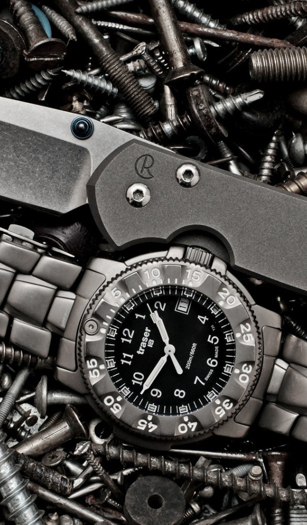 Складной нож, дорогие  часы и винты 