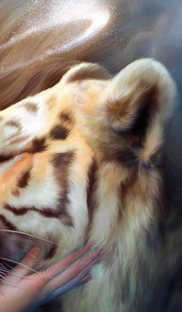 Красивая молодая девушка с тигром