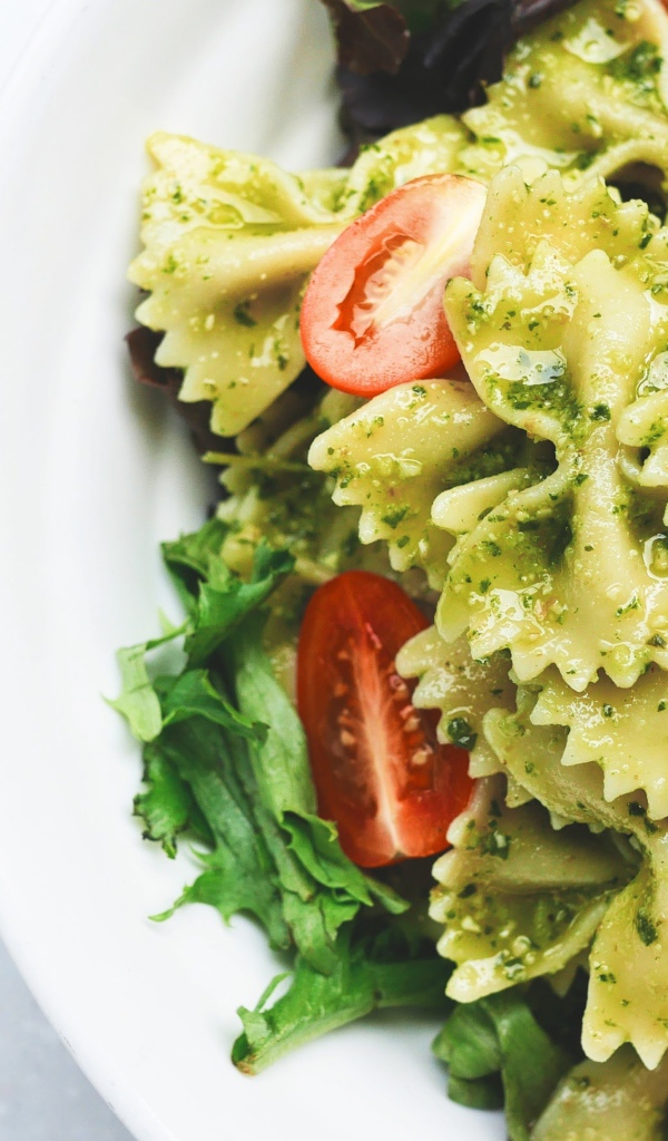 Аппетитная паста с соусом и томатами 