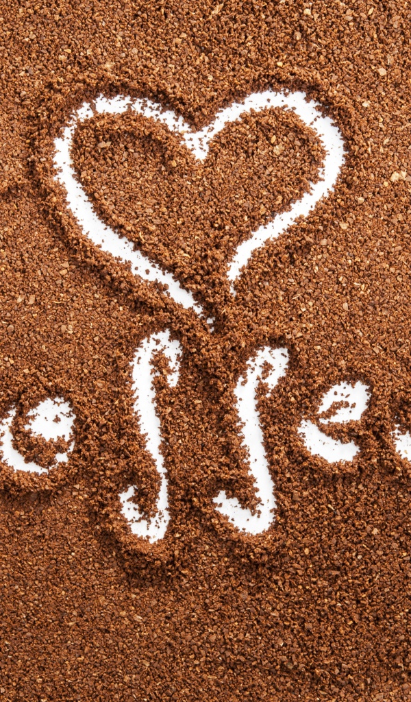 Черный молотый кофе с надписью Я люблю кофе