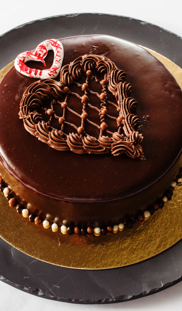 Торт с черным шоколадом и кремом 