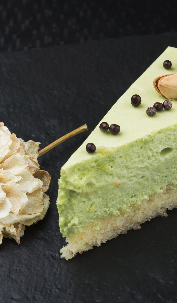 Фисташковый торт с орехами 