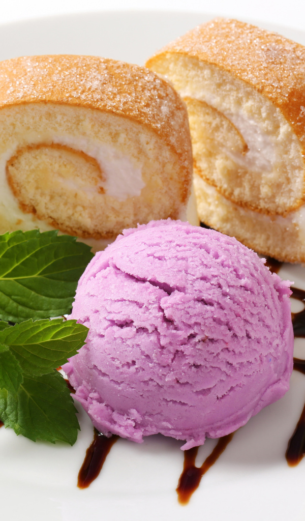 Ванильный рулет с мороженым 