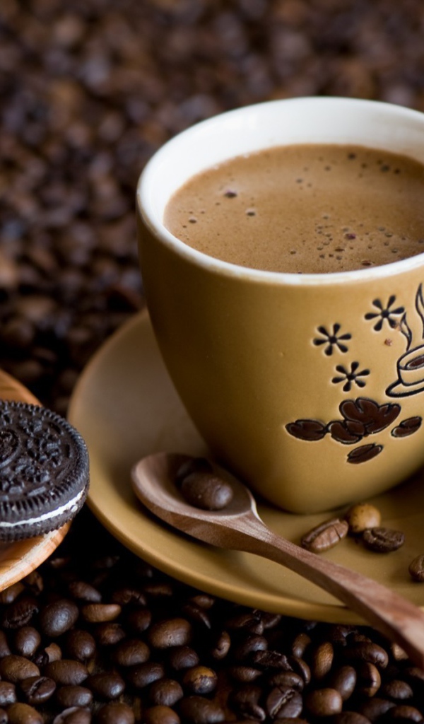 Чашка кофе с печеньем Орео 