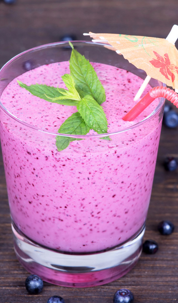 Черничный коктейль с мятой