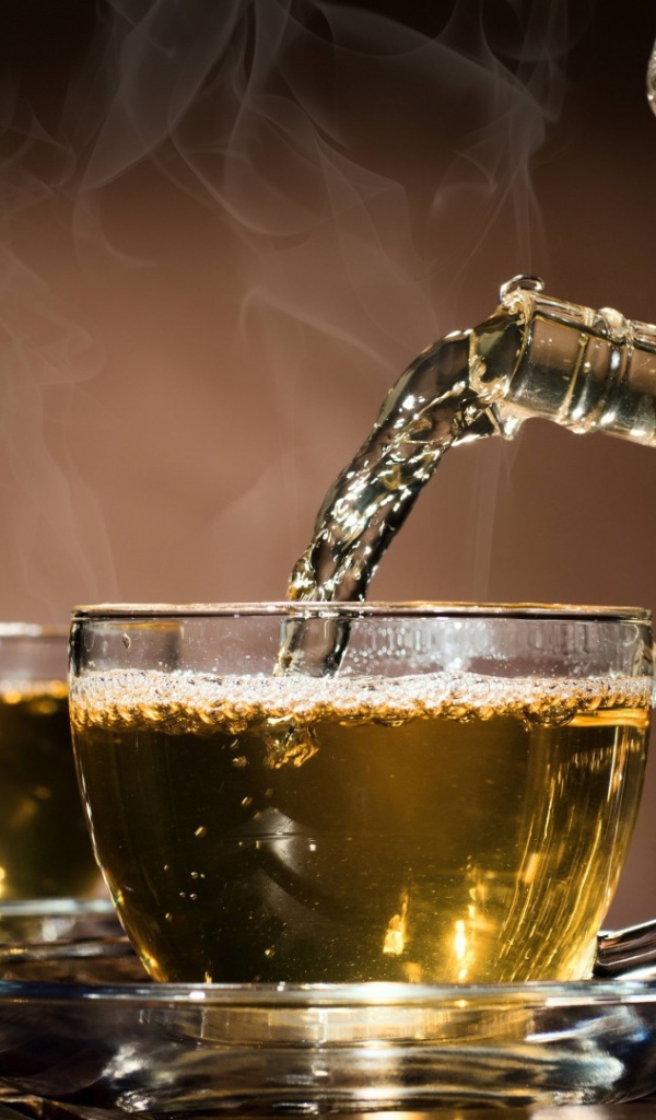 Травяной чай в прозрачных чашках 