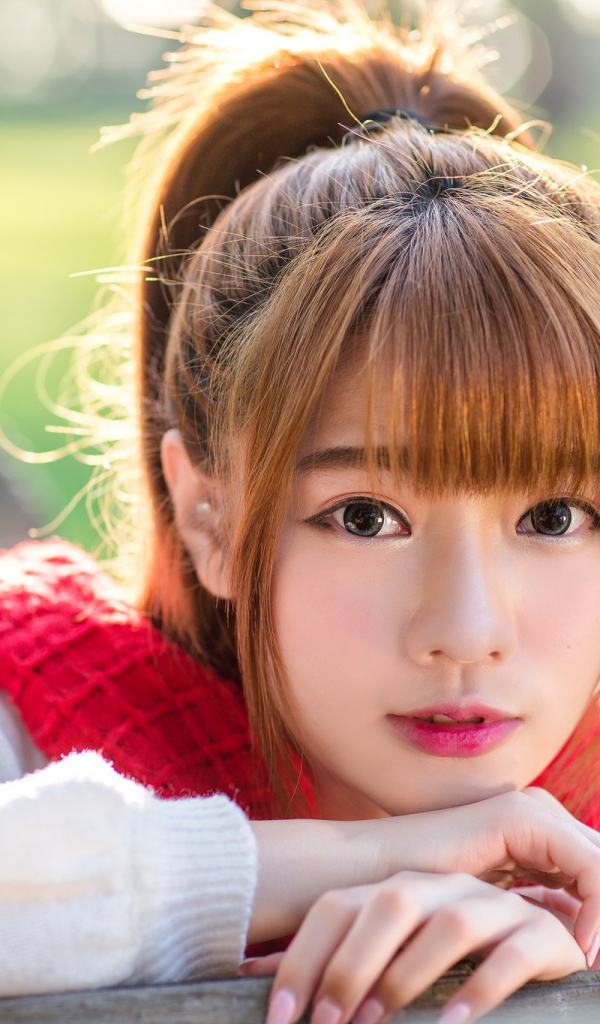 Выразительное лицо красивой девушки азиатки