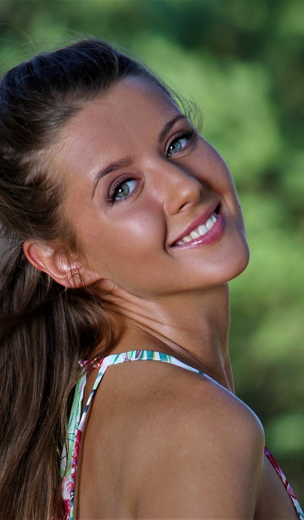 Красивая улыбающаяся девушка модель Sybil A