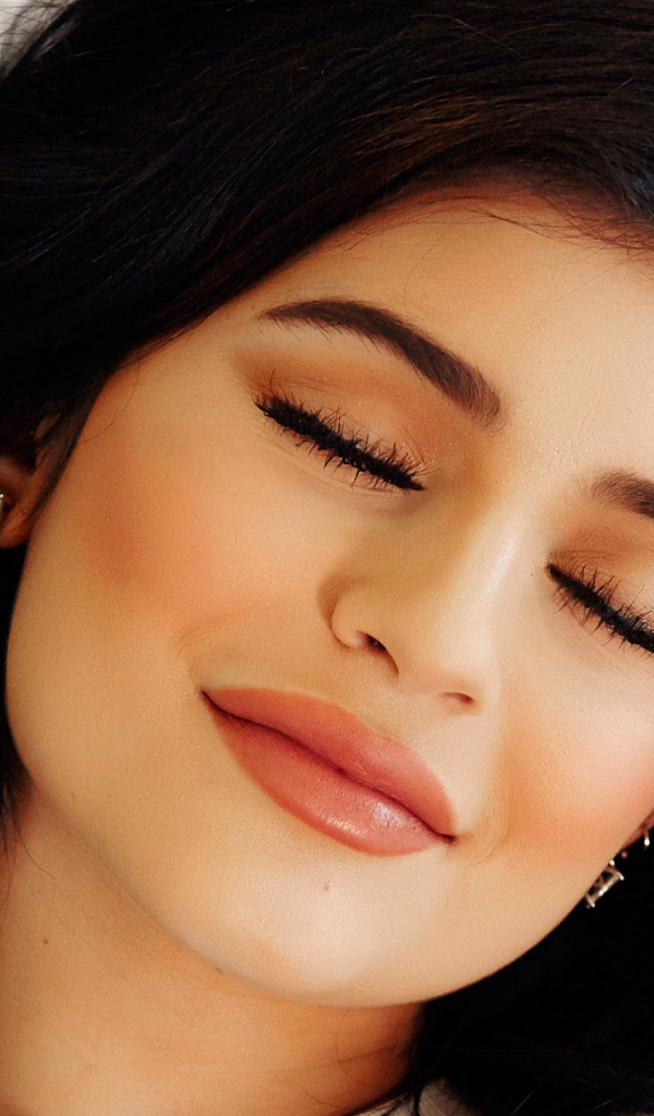 Популярная американская модель Кайли Дженнер