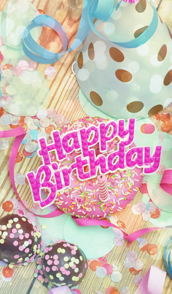 Праздничный кекс со свечкой на день рождения