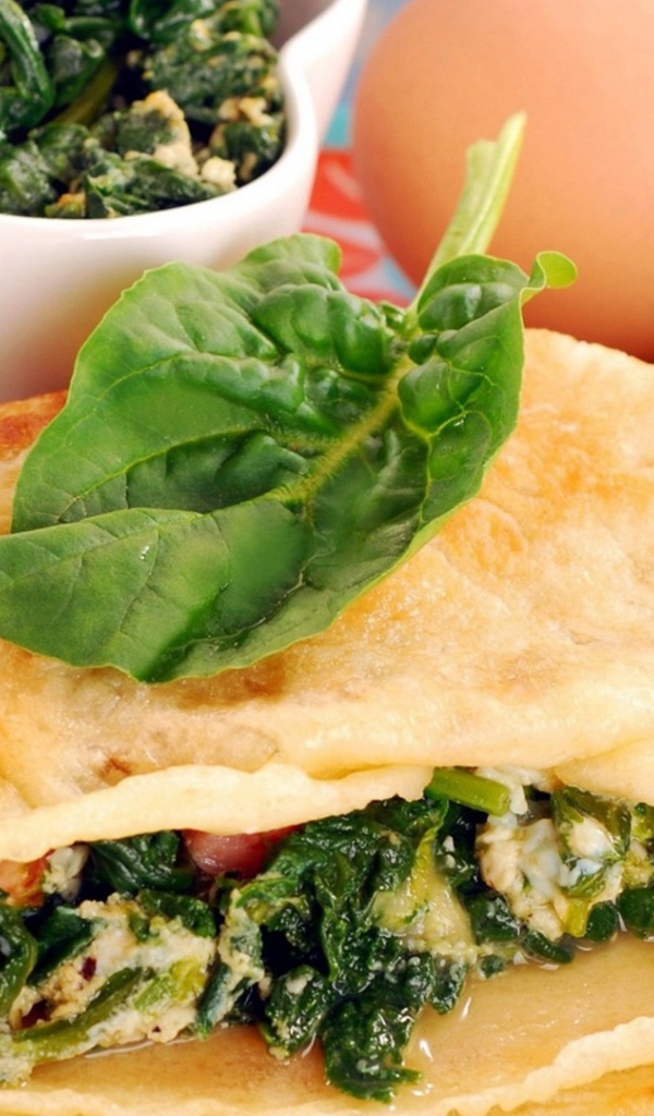 Аппетитные блинчики с зеленью на Масленицу 