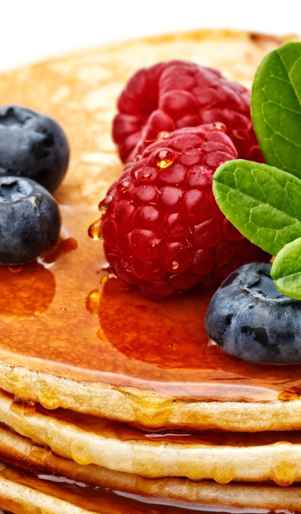 Блины с ягодами на Масленицу 2017 