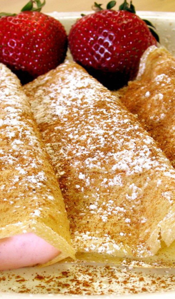 Блинчики с клубникой на Масленицу 