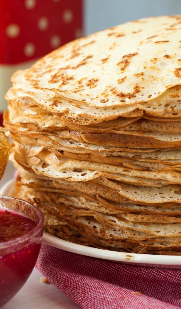 Тонкие блины с джемом на Масленицу 2017 