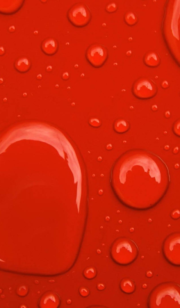 Капля воды в форме сердца 