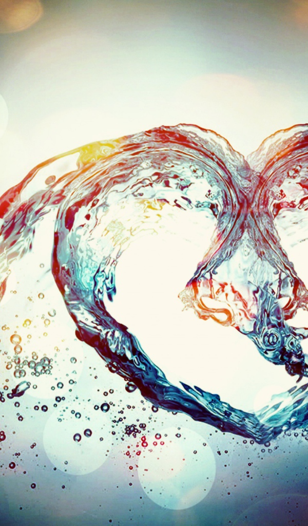 Красивое сердце из воды