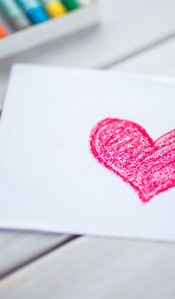 Нарисованное красное сердце