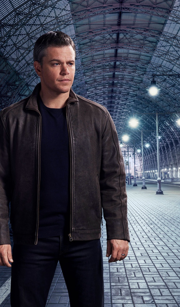 Актер Мэтт Деймон на станции метро 