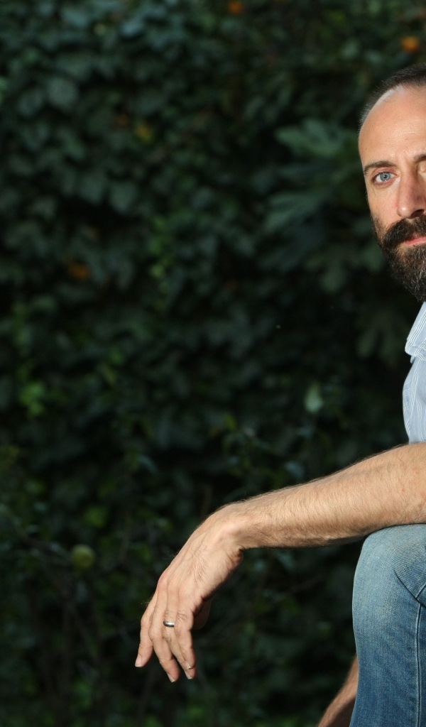 Популярный турецкий актер Халит Эргенч с бородой