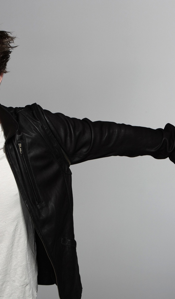 Популярный молодой актер Роберт Паттинсон 