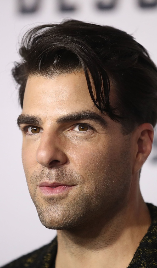 Популярный американский Закари Куинто