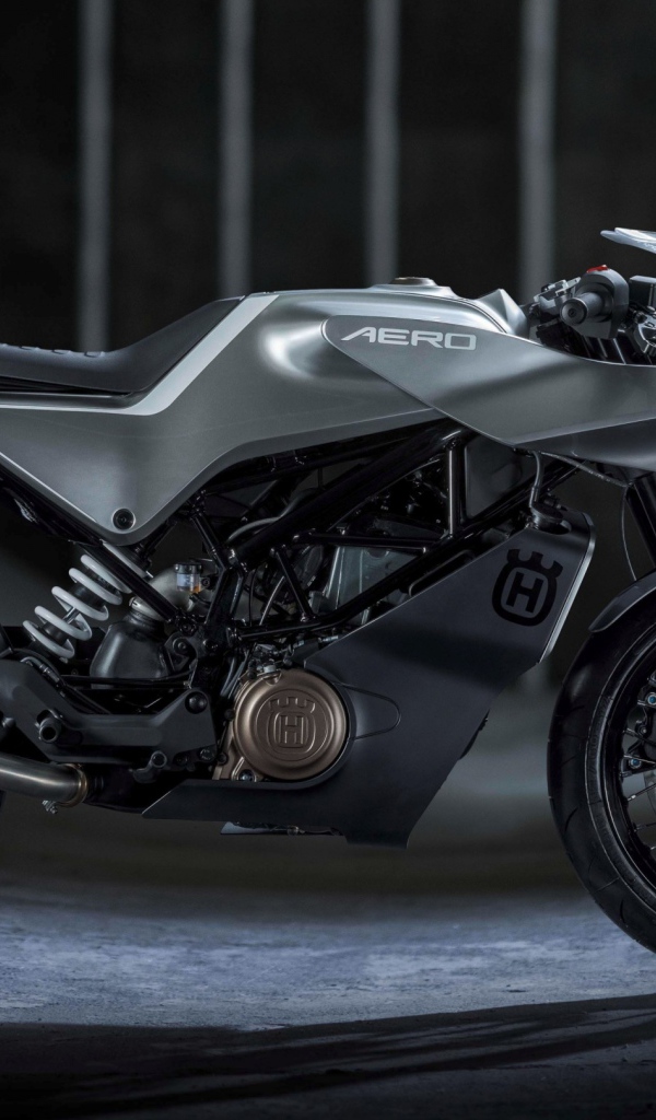 Черный мотоцикл Husqvarna Vitpilen 401 вид сбоку