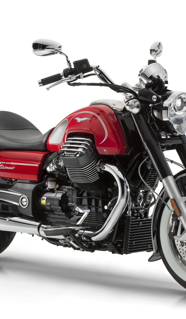 Мотоцикл Guzzi Eldorado на белом фоне