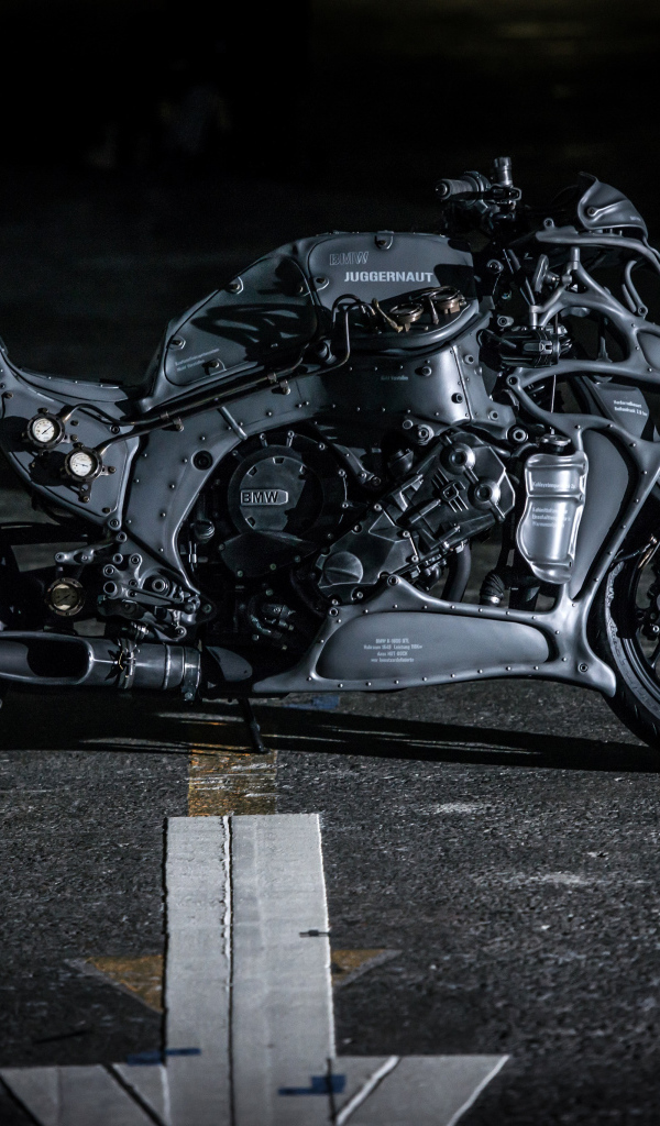 Черный мотоцикл  BMW K1600GTL Juggernaut