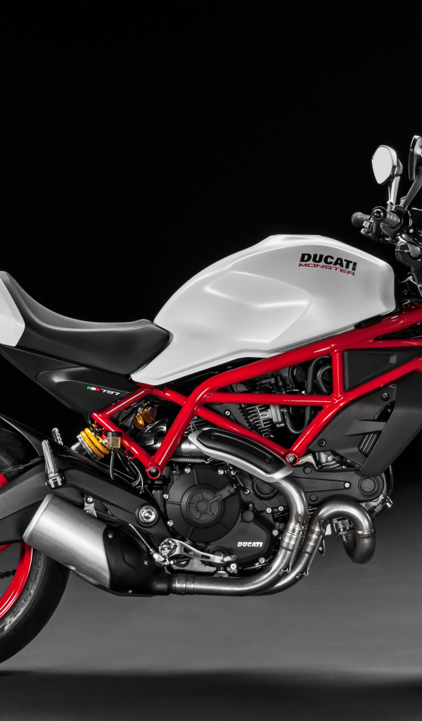 Мотоцикл Ducati Monster 797 на черном фоне