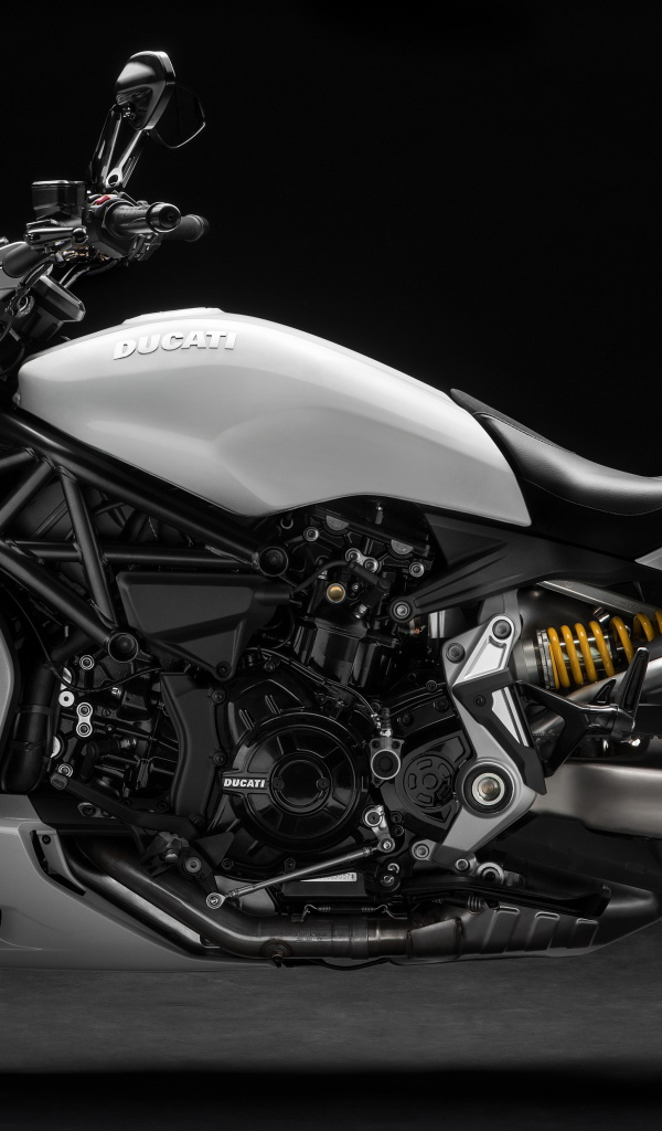 Стильный мотоцикл Ducati XDiavel S, 2018 вид сбоку