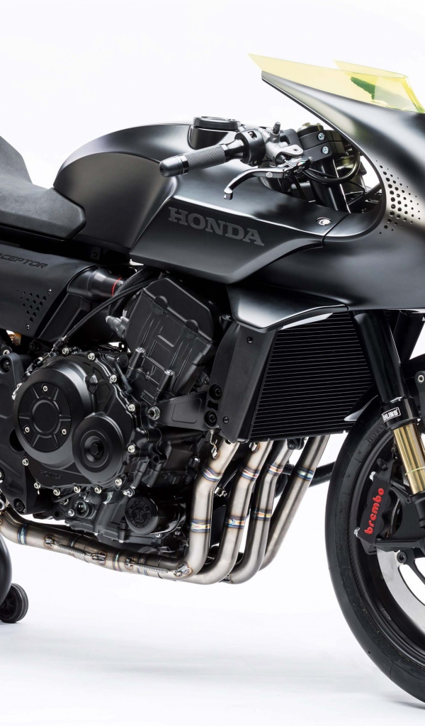 Черный мотоцикл Honda CB4 Interceptor на белом фоне